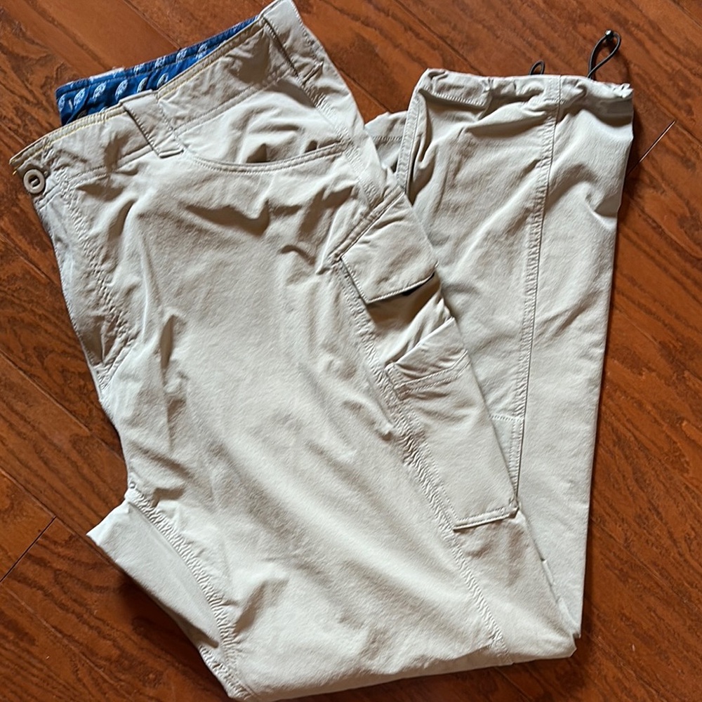 AFTCO Khaki Cargo Pants with Straight Leg Design